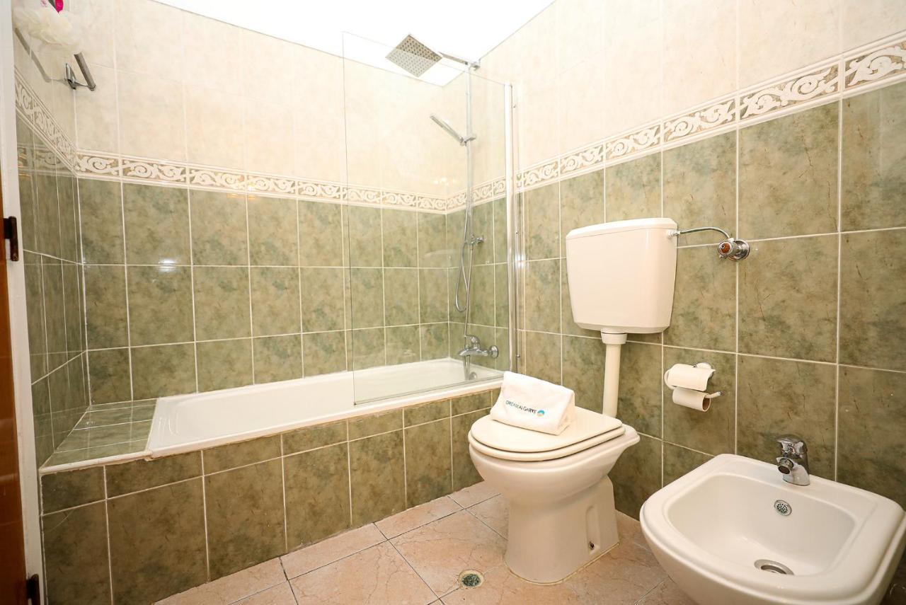 B63 - Corner Street Historic Center Apartment In Lagos Buitenkant foto